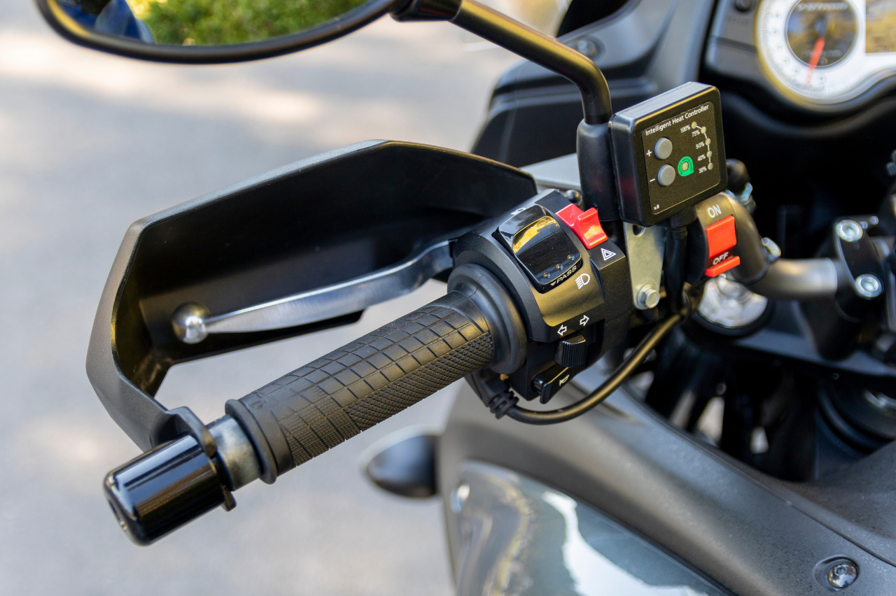 Come cambiare le leve della moto?