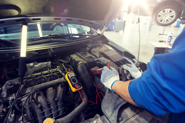 ¿Cómo hacer la revisión de cableado eléctrico del coche?